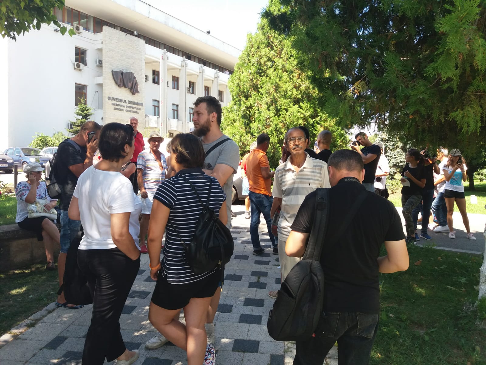 FOTO: O delegaţie de la CONSTANŢA a plecat la protestul organizat de DIASPORA la București