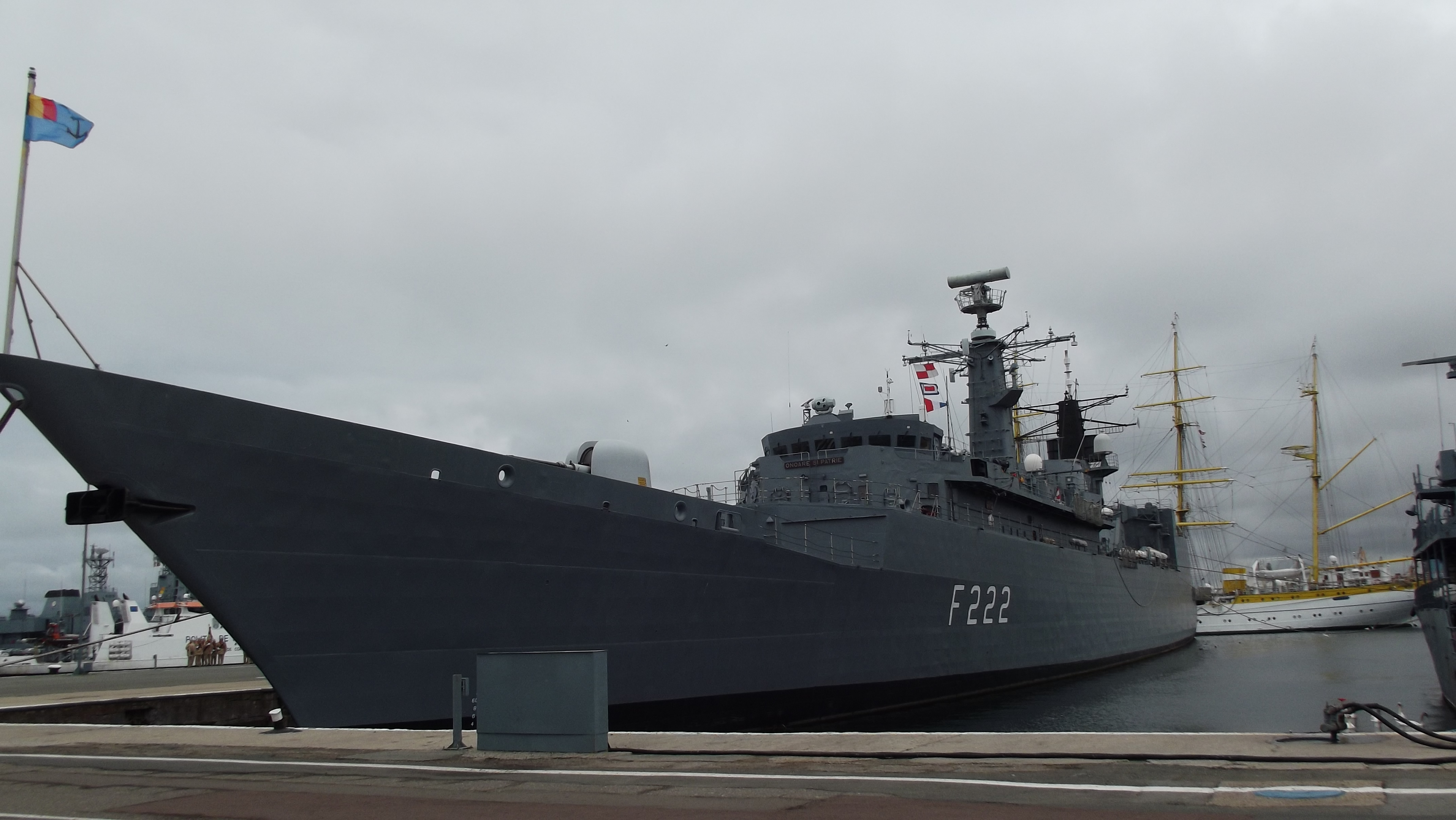ZIUA MARINEI | Zeci de ambarcațiuni și nave militare așteaptă să fie admirate, astăzi, în Porturile Constanța, Mangalia, Brăila și Tulcea
