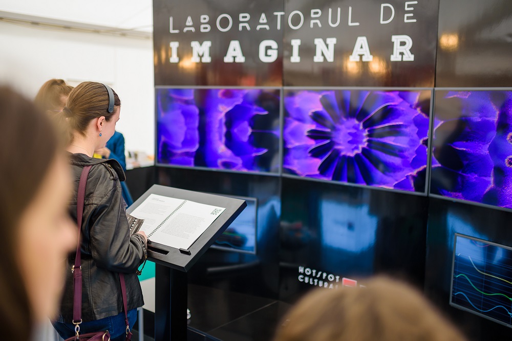 FOTO – Lectura, transformată în spectacol: Laboratorul de Imaginar ajunge la Gaudeamus Litoral 2018
