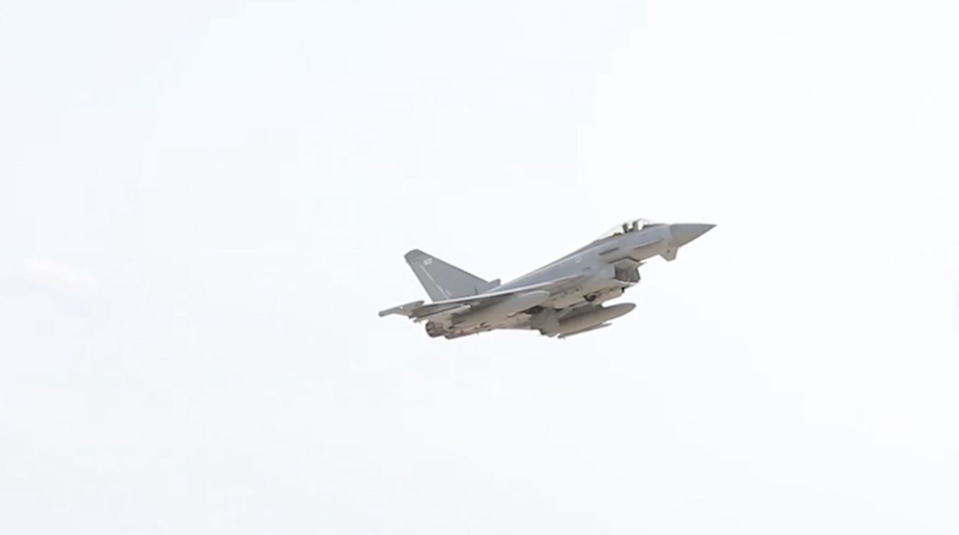 Avioanele Typhoon ale Forţelor Regale Aeriene Britanice au interceptat încă un avion rusesc deasupra Mării Negre