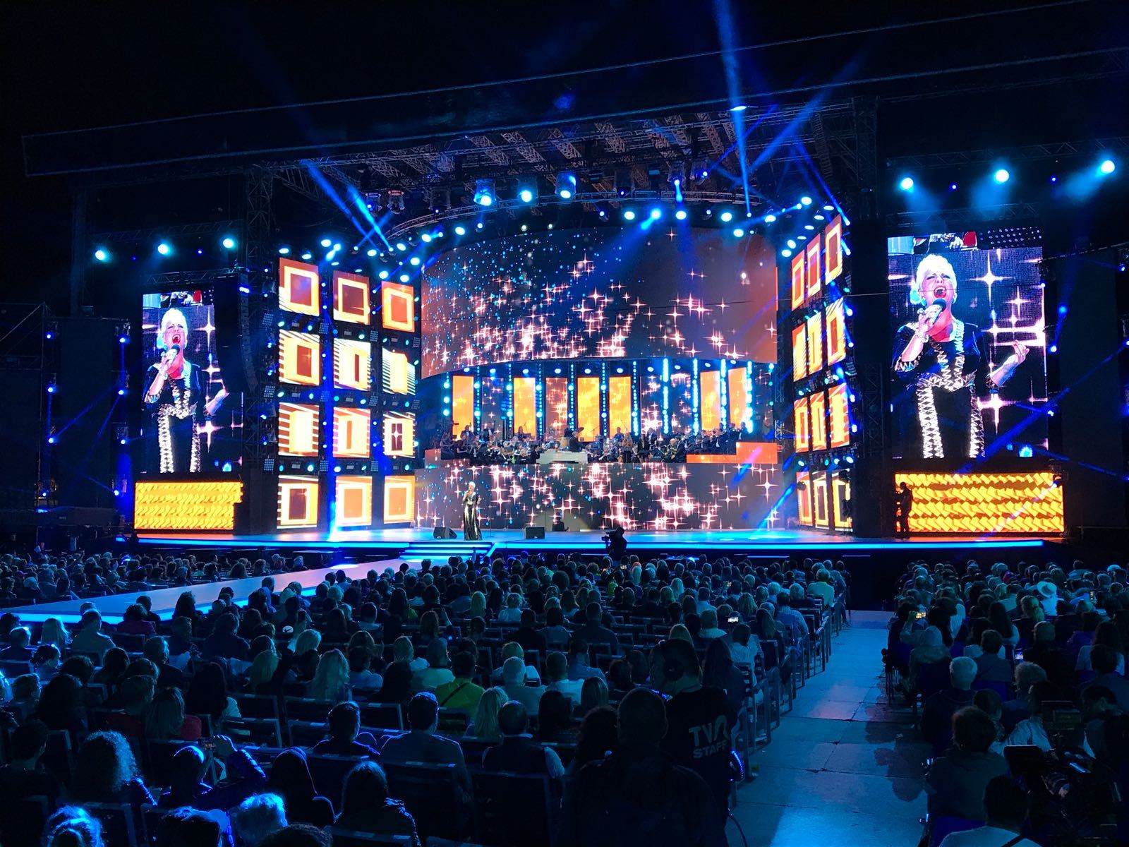 FOTO: Spectacol extraordinar în prima seară a Cerbului de Aur 2018
