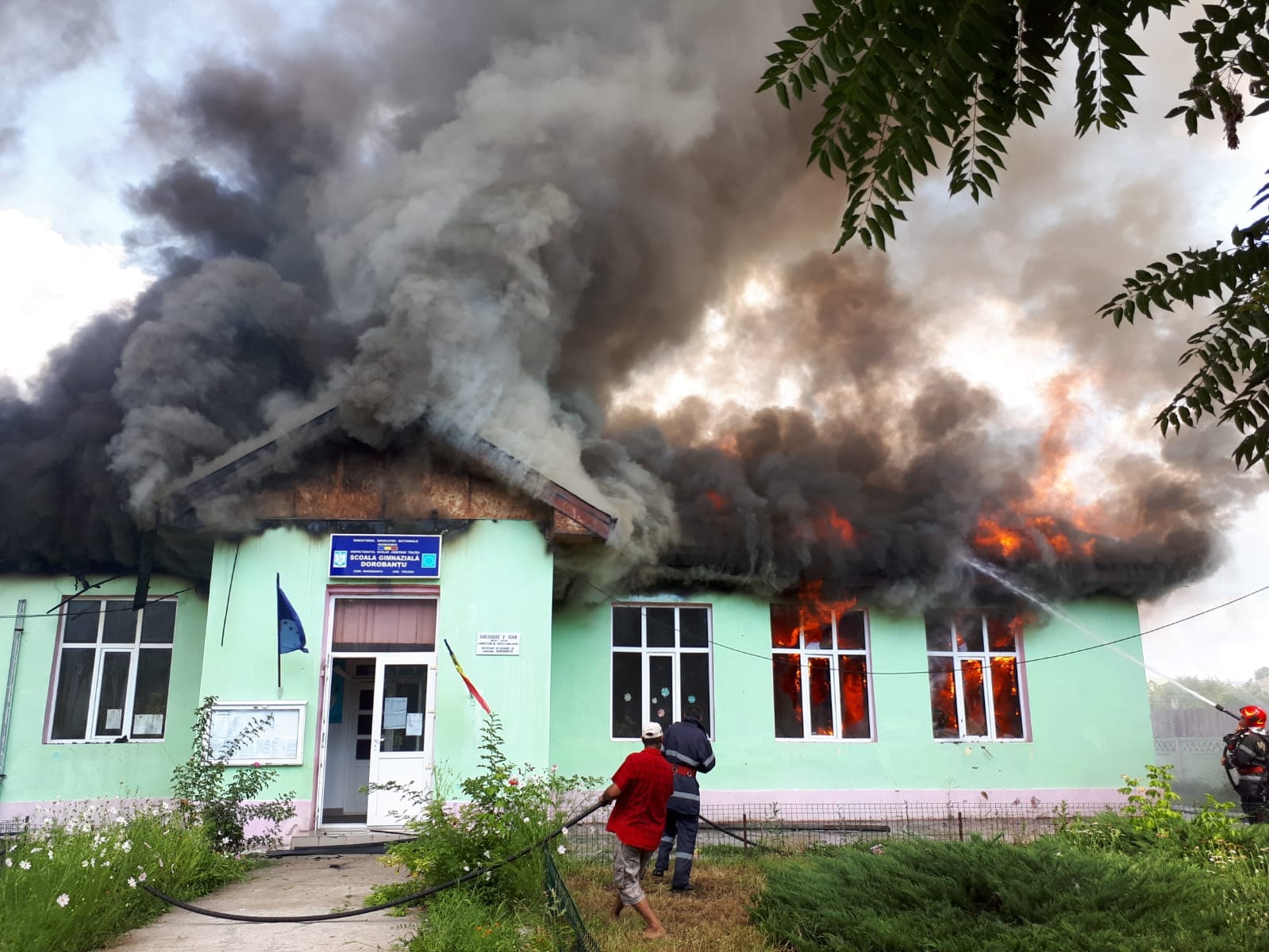 TULCEA: Soluţii provizorii pentru elevii Şcolii generale Dorobanţu, distrusă de un incendiu