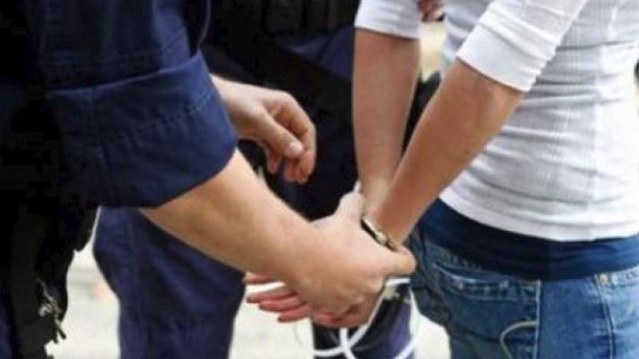 Minor din Iași, acuzat că ar fi tâlhărit trei persoane în Constanța