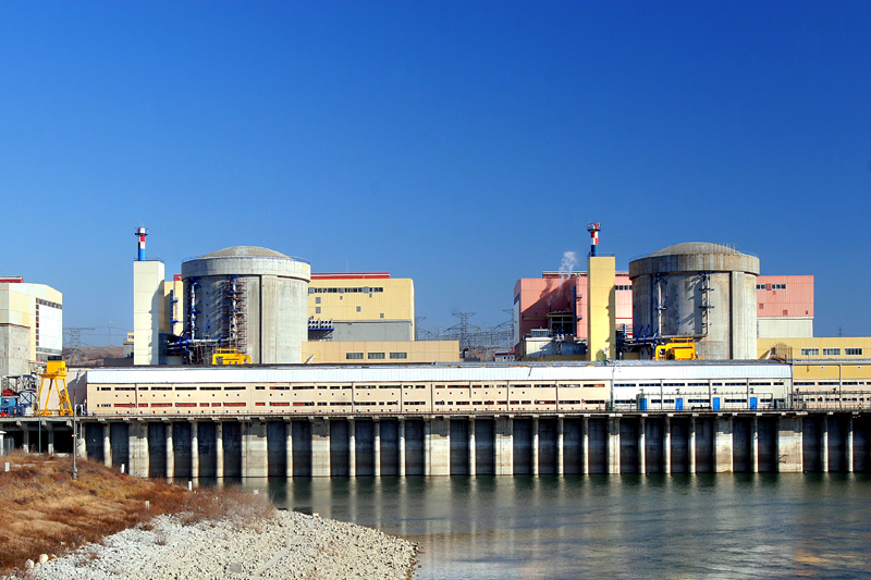 Nuclearelectrica plătește peste 1,5 milioane de lei anual unei comisii „secrete“ care, de patru ani, negociază cele două noi reactoare