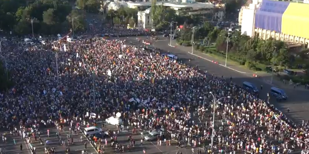 Aproximativ 10.000 de oameni prezenți la protestul organizat de DIASPORA, în Capitală