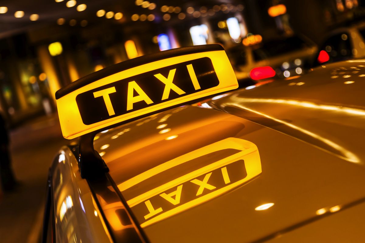 AUDIO | Lipsa stațiilor și concurența companiilor de ridesharing, reclamate de taximetriștii constănțeni