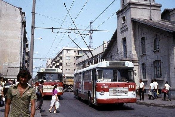 Vă mai amintiți? De la troleibuzul 43 la autobuzul 2-43