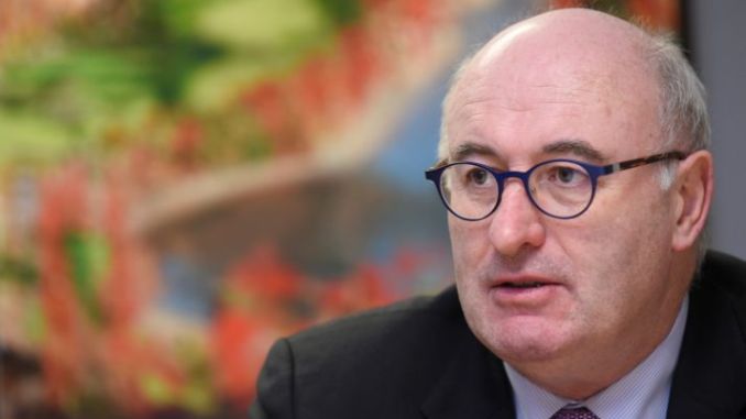 Phil Hogan: Pesta porcină este o problemă pentru multe ţări europene. România poate primi ajutor suplimentar