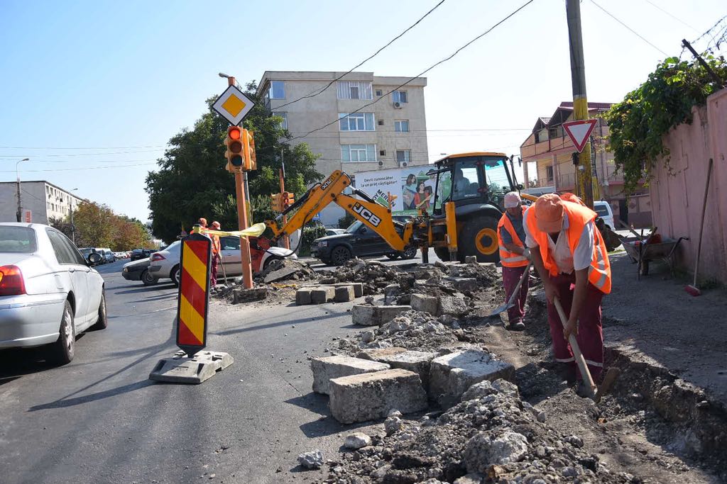 Circulație cu restricții în zona Cimitirului Central. Primăria reabilitează trotuarele