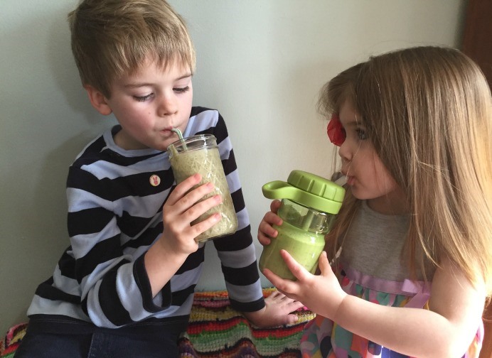 Copiii de la 5 creșe din Constanța vor avea meniuri bio cu piure de avocado și smoothie din fructe exotice