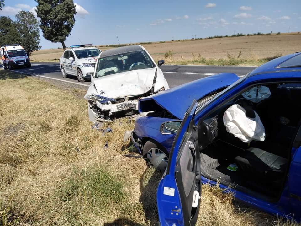 UPDATE! Accident rutier cu cinci răniți, la Hârșova (foto)