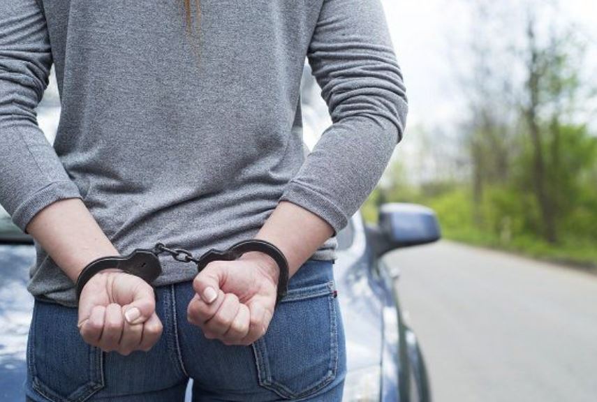CONSTANȚA: Tânără bănuită de furtul unor importante sume de bani