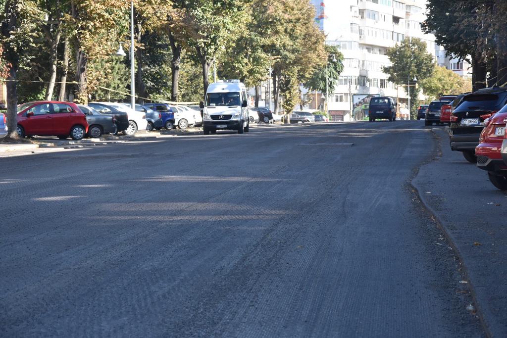 CONSTANȚA/FOTO: Lucrări de asfaltare pe bulevardul Tomis
