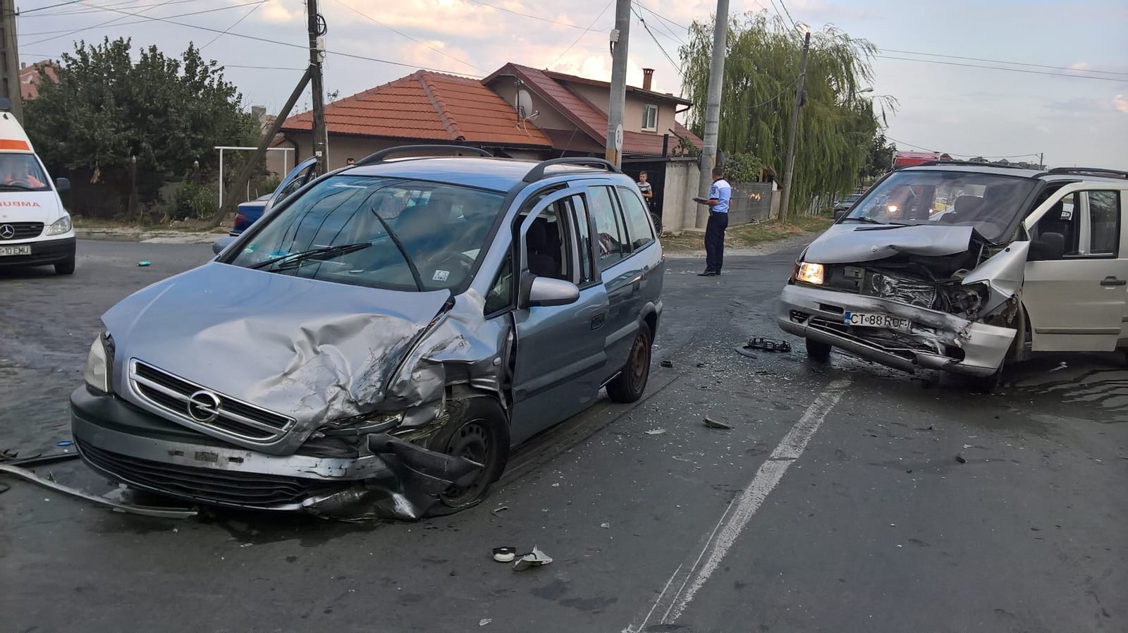 FOTO: Accident cu trei victime în orașul Ovidiu