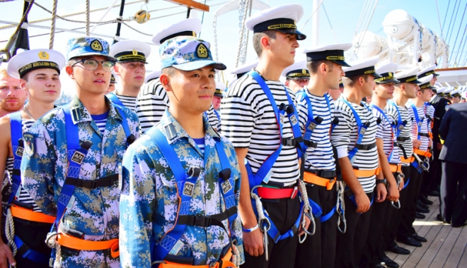 Programul MApN destinat tinerilor „Cadet pentru o zi“ va deveni „Cadet pentru o săptămână“