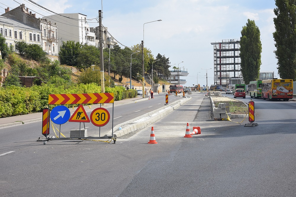 CONSTANȚA: Atenție, șoferi! Se vor executa lucrări de asfaltare în zona de acces în Poarta 1