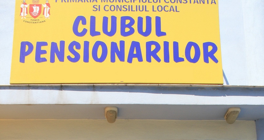 Pensionarii care beneficiază de gratuitate la transport pot merge să depună cererile pentru acordarea acestei facilități