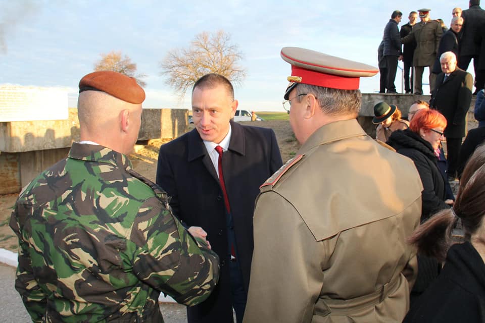 Ministrul Apărării Naționale: După 1990, Armata României a pierdut 29 de militari în teatre de operaţii şi nu putem să nu ne gândim la aceştia