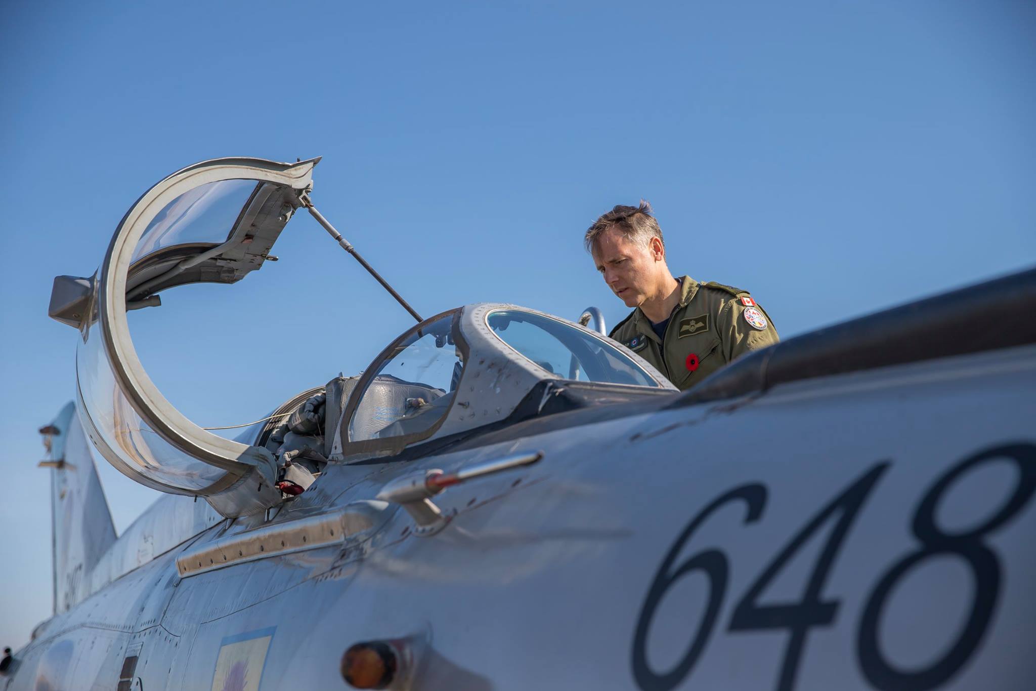 Șeful Forțelor Aeriene Regale Canadiene, în vizită la piloții militari dislocați la Mihail Kogălniceanu