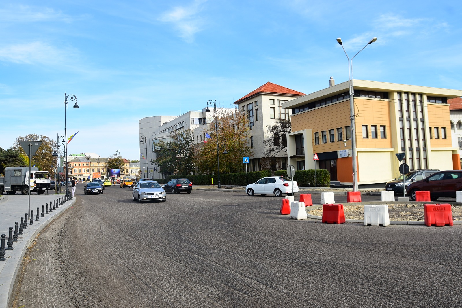 CONSTANȚA: Trafic restricționat pe strada Traian! Primăria începe lucrările de asfaltare