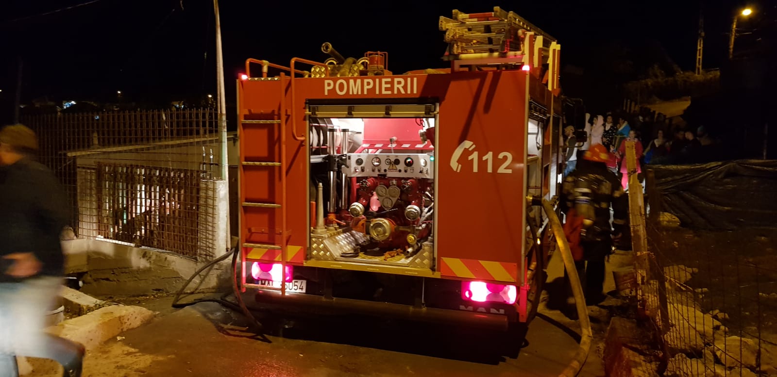 UPDATE! Incendiu violent la Cernavodă. Doi oameni au murit (foto)