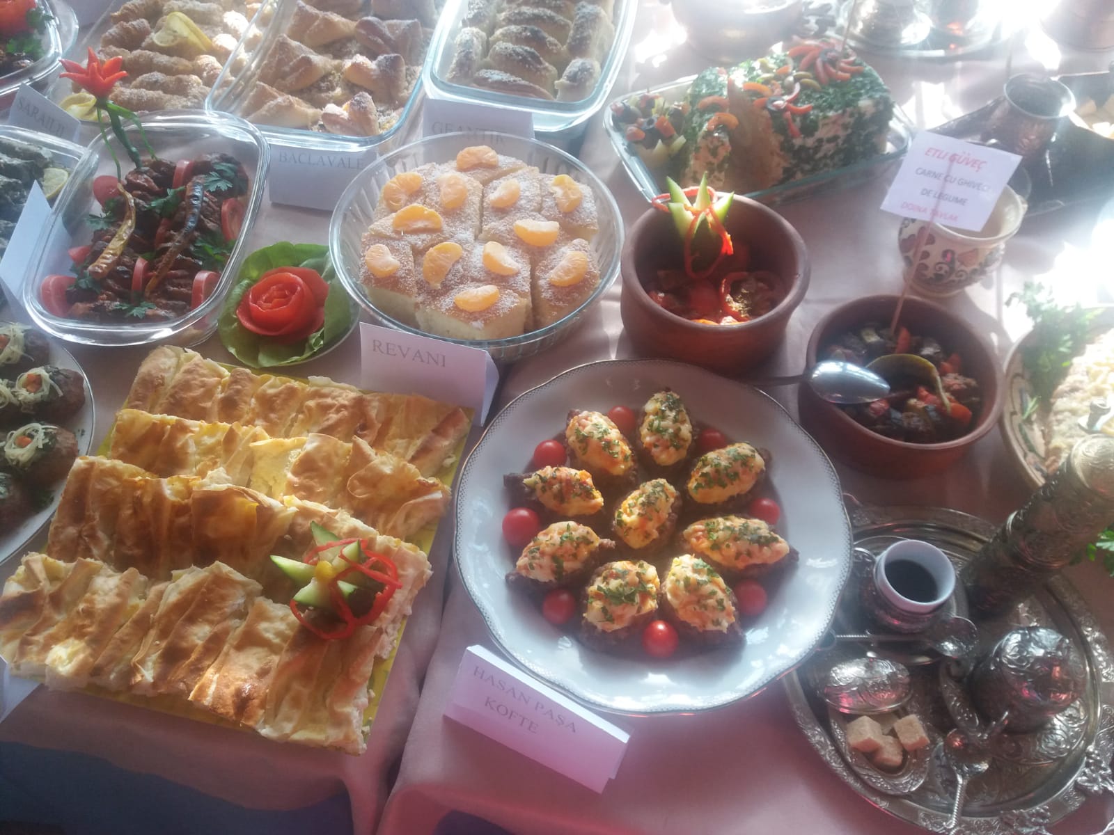 Preparate tradiționale și delicatese, expuse la Festivalul de Artă Culinară Turcească de la Constanța