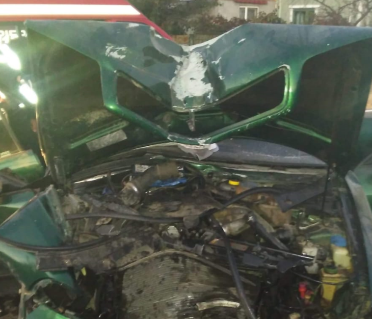 TULCEA/FOTO: Accident rutier grav pe DN22A. O persoană este încarcerată