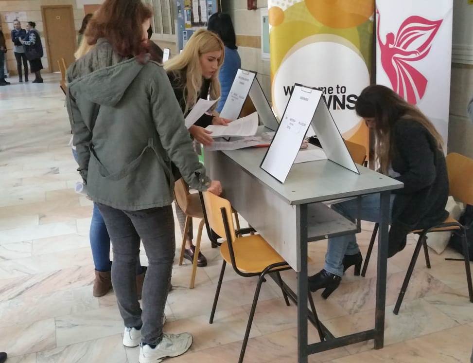 Astăzi are loc bursa locurilor de muncă pentru absolvenți. Peste 2.000 de posturi, disponibile în județele Constanța și Tulcea FOTO