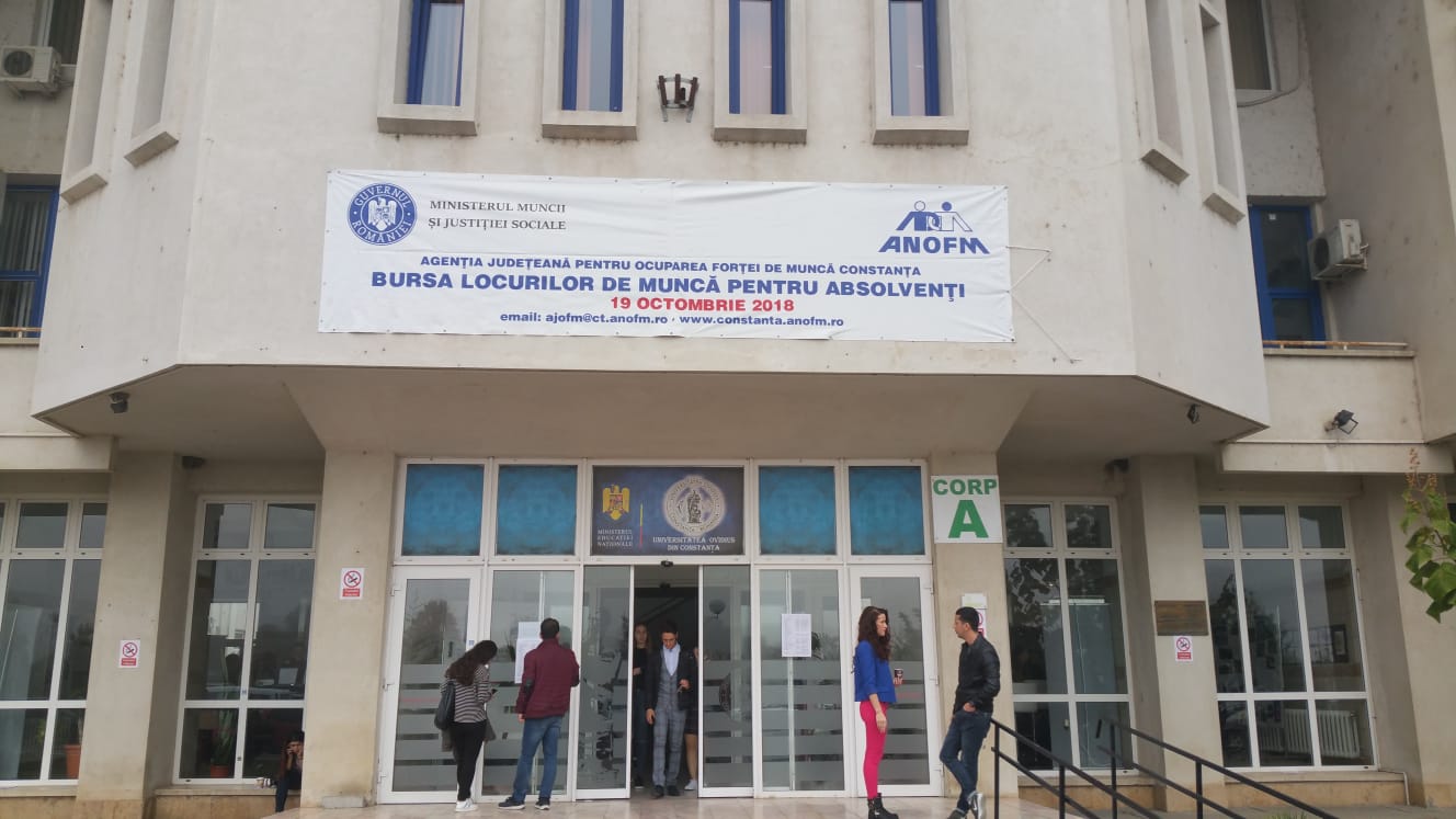 Bursa locurilor de muncă pentru absolvenți | Zeci de constănțeni, angajați pe loc!