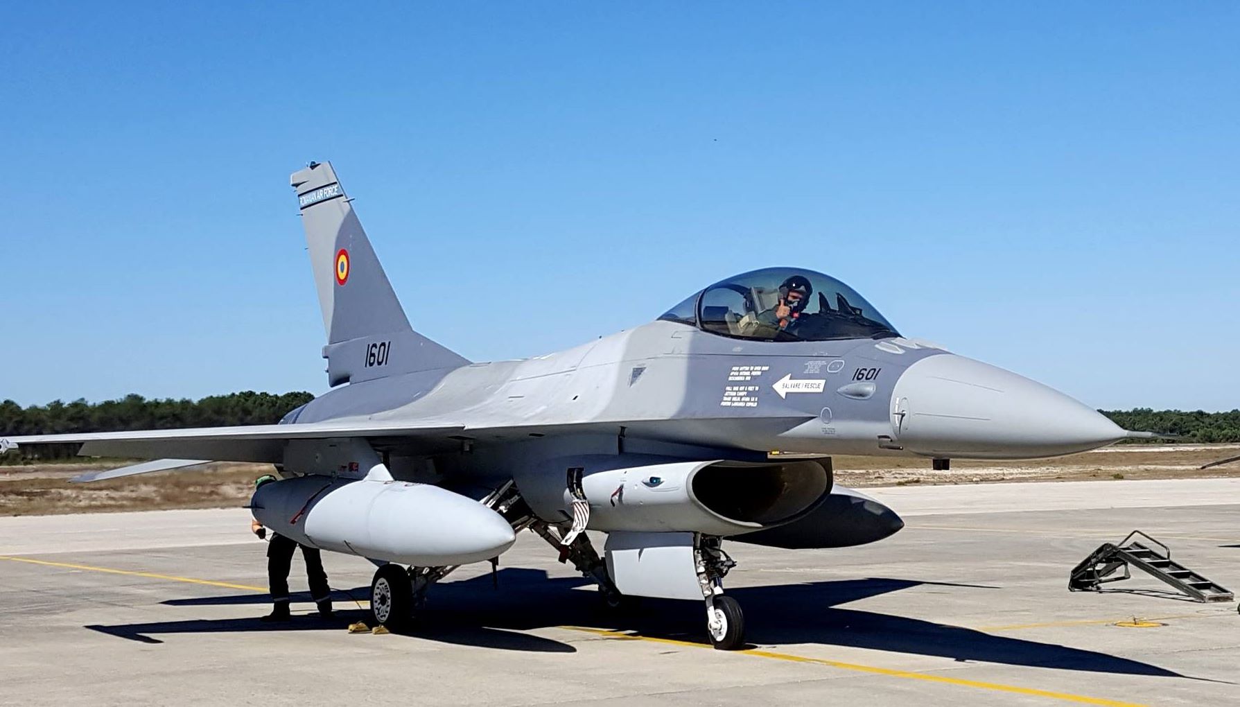 Trei aeronave F-16 achiziţionate din Norvegia, recepţionate la Câmpia Turzii