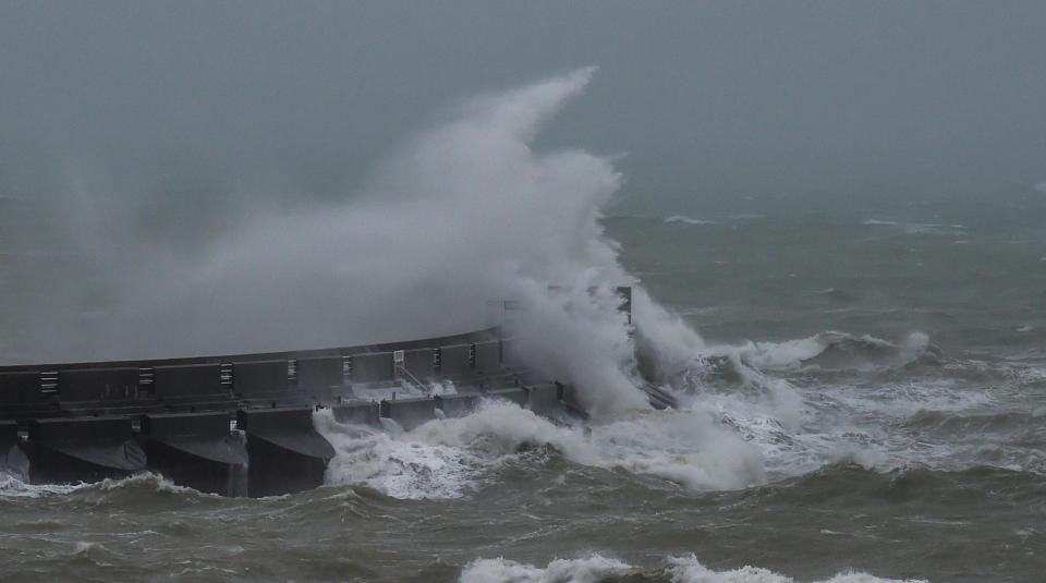 Marea Britanie se pregăteşte de impactul cu furtuna Callum