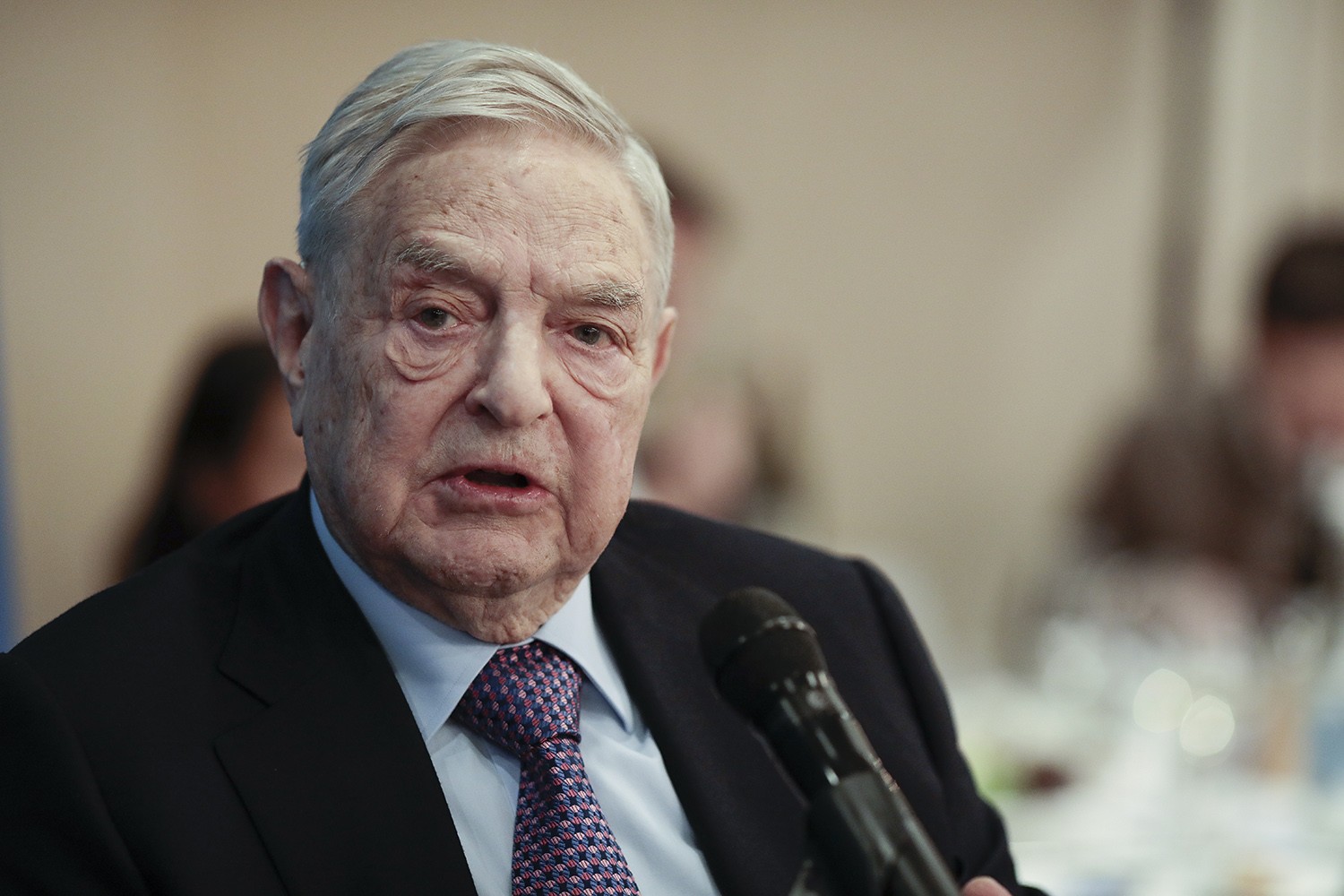 Un dispozitiv explozibil, descoperit în apropierea locuinţei miliardarului Soros din New York