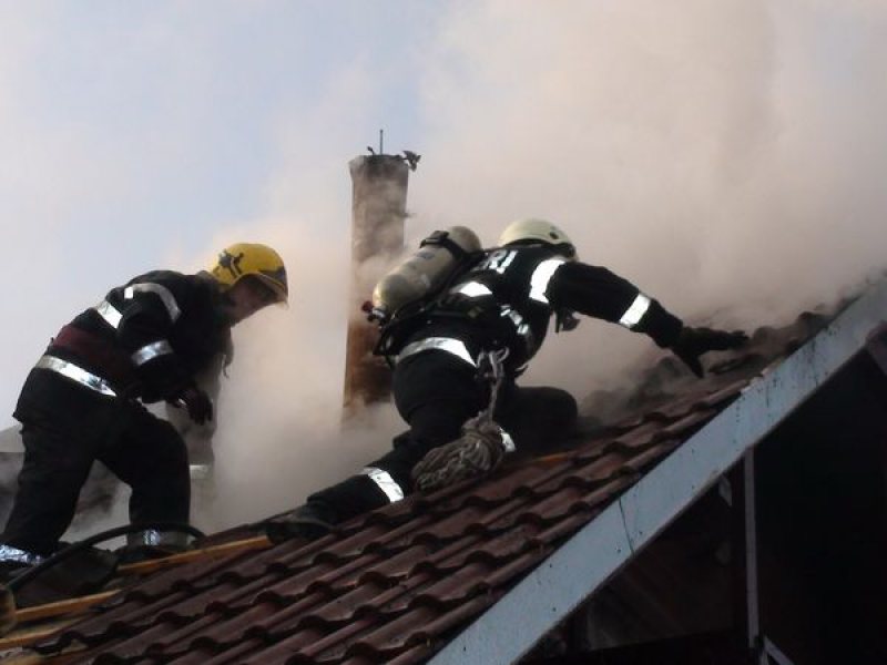 Recomandări de la pompieri pentru sezonul rece: Renunţaţi la improvizații – Protejaţi-vă viaţa şi bunurile!