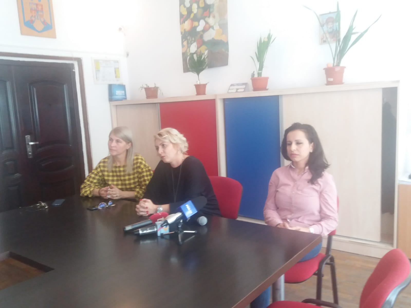 Călugărul profesor cercetat de Poliție s-ar putea întoarce la catedră, dacă părinții nu depun plângere