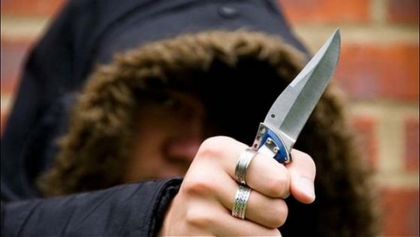 MEDGIDIA: Tânăr de 20 de ani, înjunghiat de un copil de 12 ani