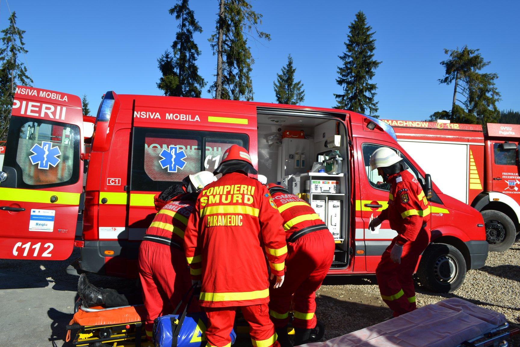 Seism 2018: Peste 2.000 de morţi la cutremur; medici din mai multe ţări acordă ajutor răniţilor