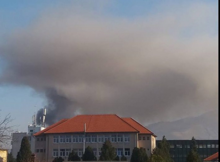 Explozie urmată de un incendiu puternic la uzina de armament din Cugir