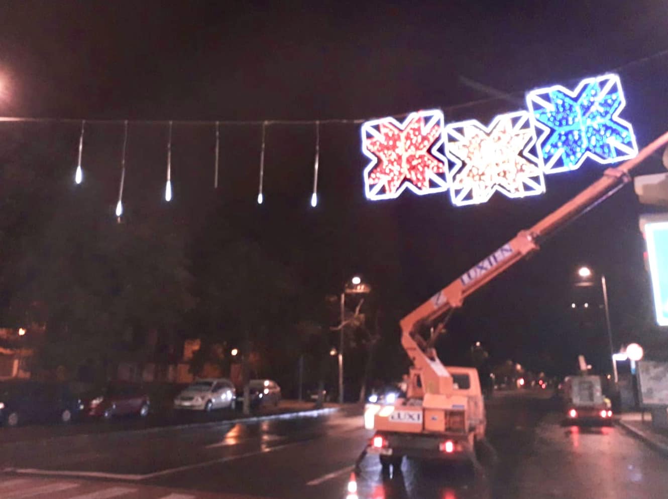 La Constanța a început montarea ornamentelor stradale de Crăciun