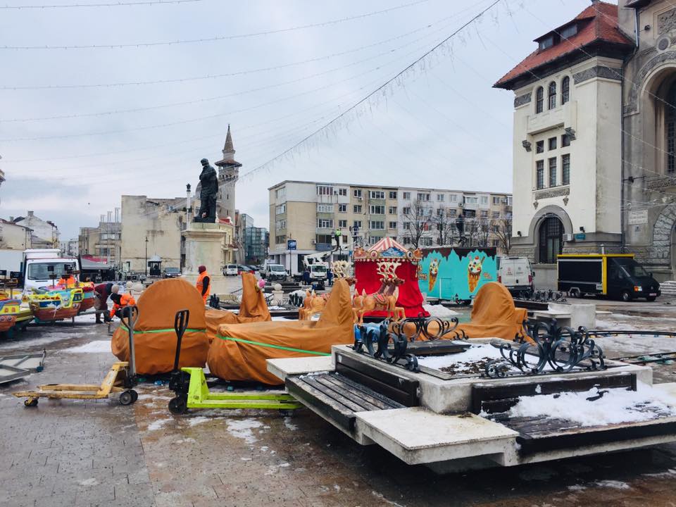 CONSTANȚA/FOTO: Deschiderea Târgului de Crăciun a fost amânată. Circulație blocată pe mai multe străzi