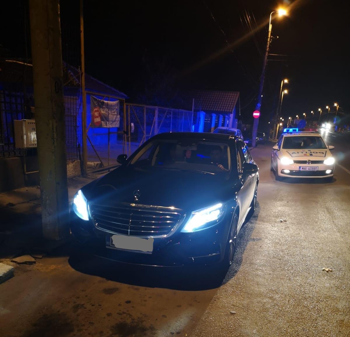 Constănțean arestat preventiv după ce a fost oprit de polițiști, în trafic, cu focuri de armă