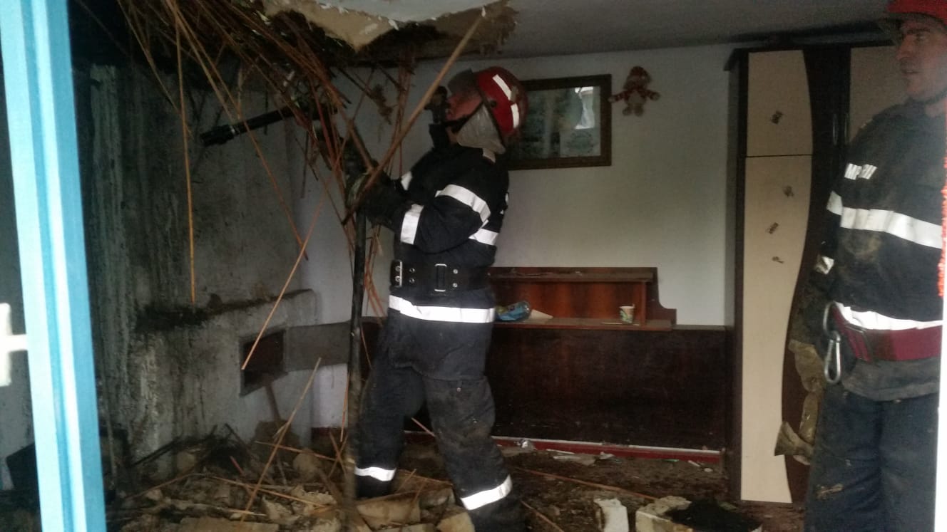 Casă în flăcări la Jurilovca