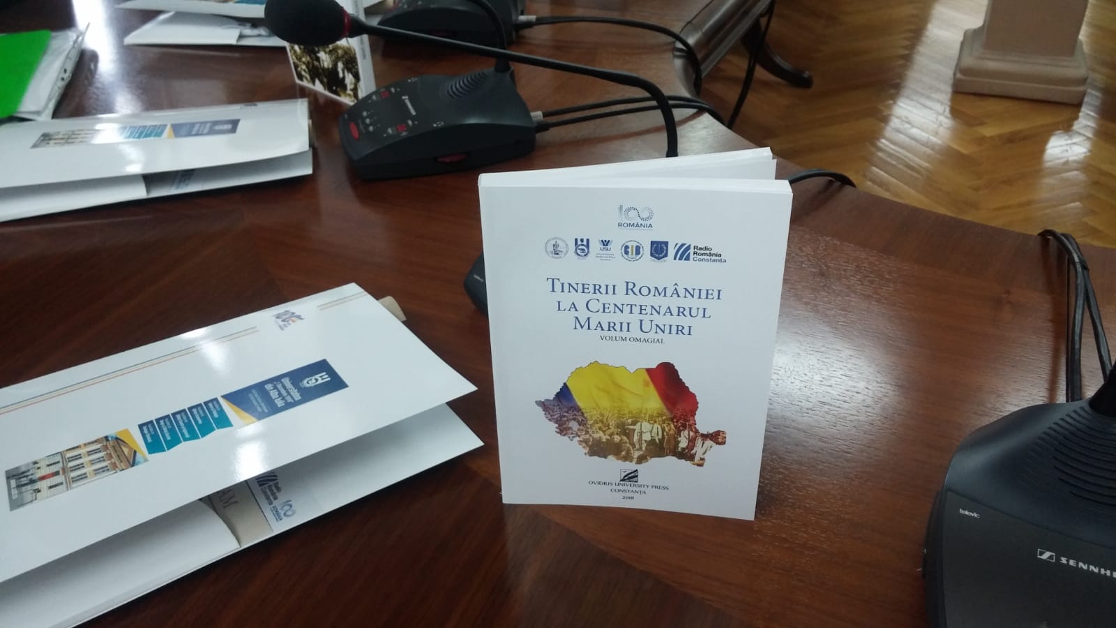 Volumul „Tinerii României la Centenarul Marii Uniri“, lansat la Alba Iulia FOTO