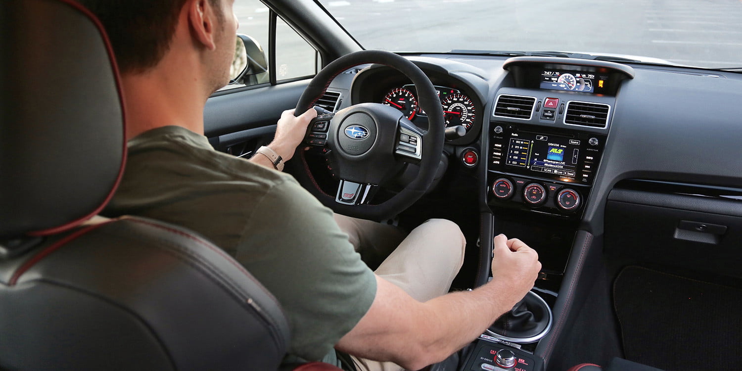 Autoblitz: Lucruri dăunătoare la volan