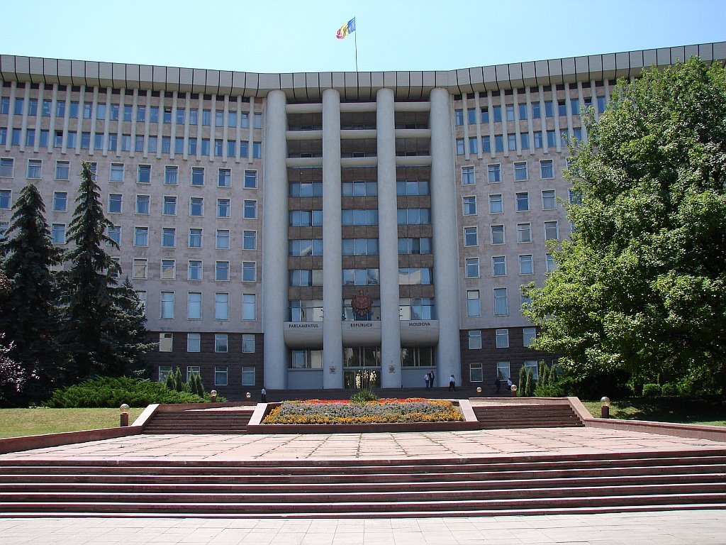Schimbarea limbii de stat în Republica Moldova, din moldovenească în română, respinsă de parlament