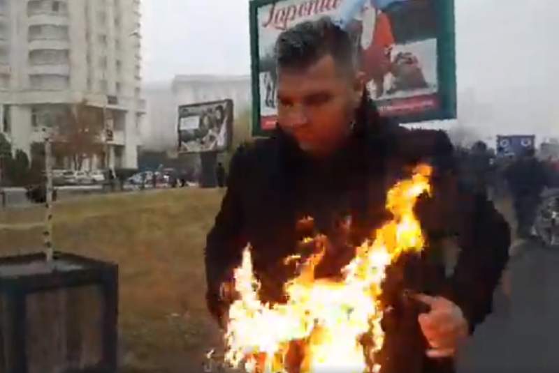 Un preot din Constanța și-a dat foc în fața Catedralei Mântuirii Neamului