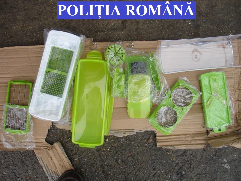 FOTO: Bunuri contrafăcute, confiscate de poliţişti în Portul Constanţa Sud Agigea