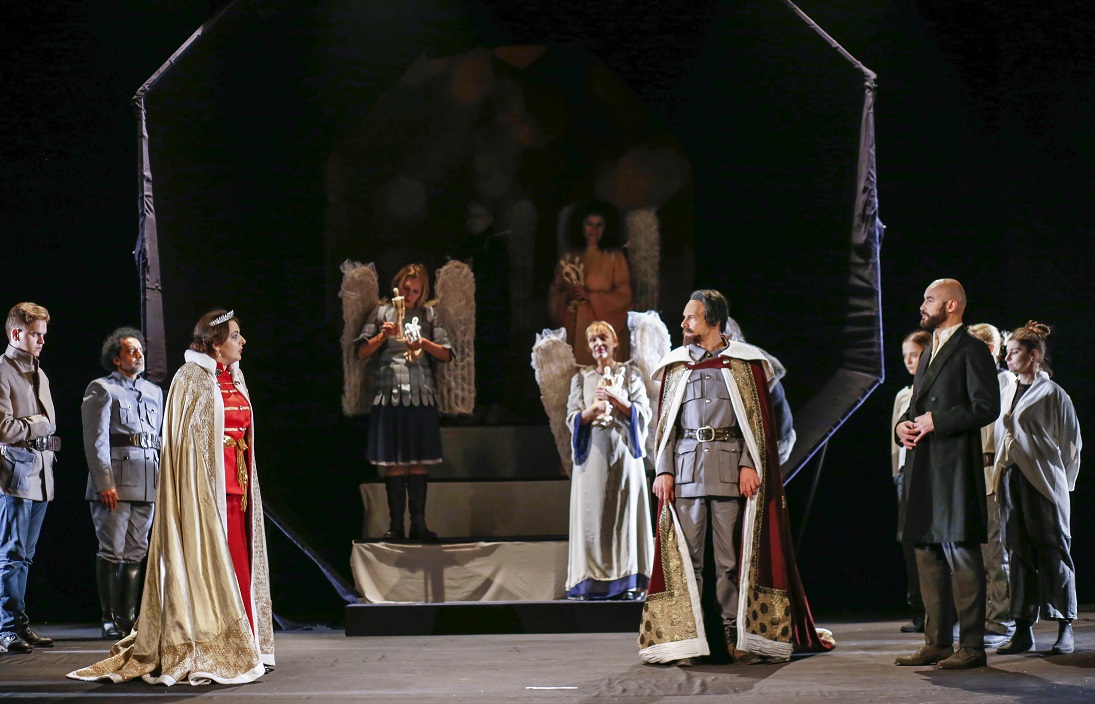 Avanpremiera spectacolului „Inima reginei Maria“ are loc în această seară, la Teatrul de Stat Constanța FOTO