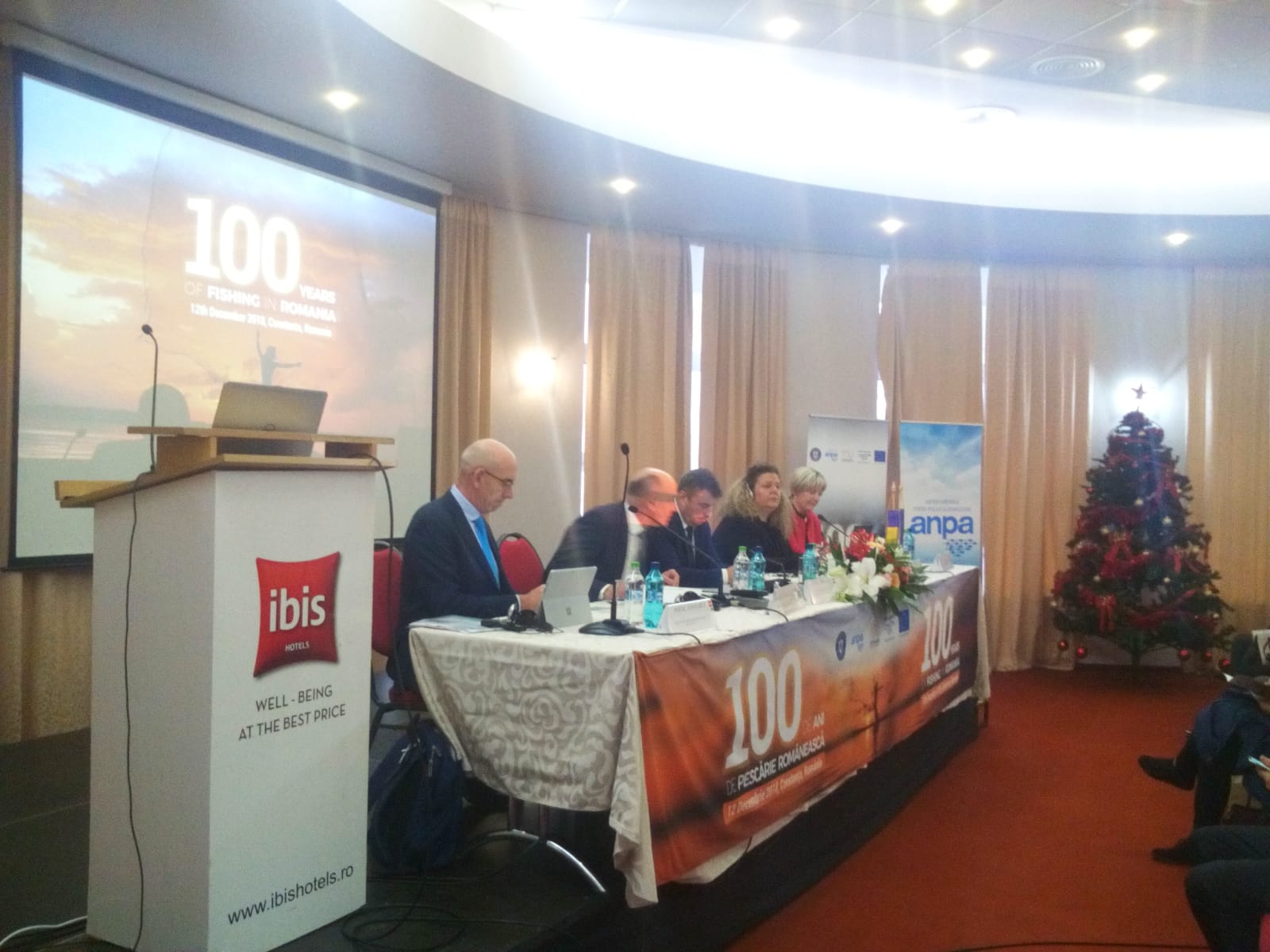 CONSTANȚA: Cercetători şi reprezentanţi ai mediului de afaceri, la Conferinţa Naţională ‘100 de ani de pescărie românească’
