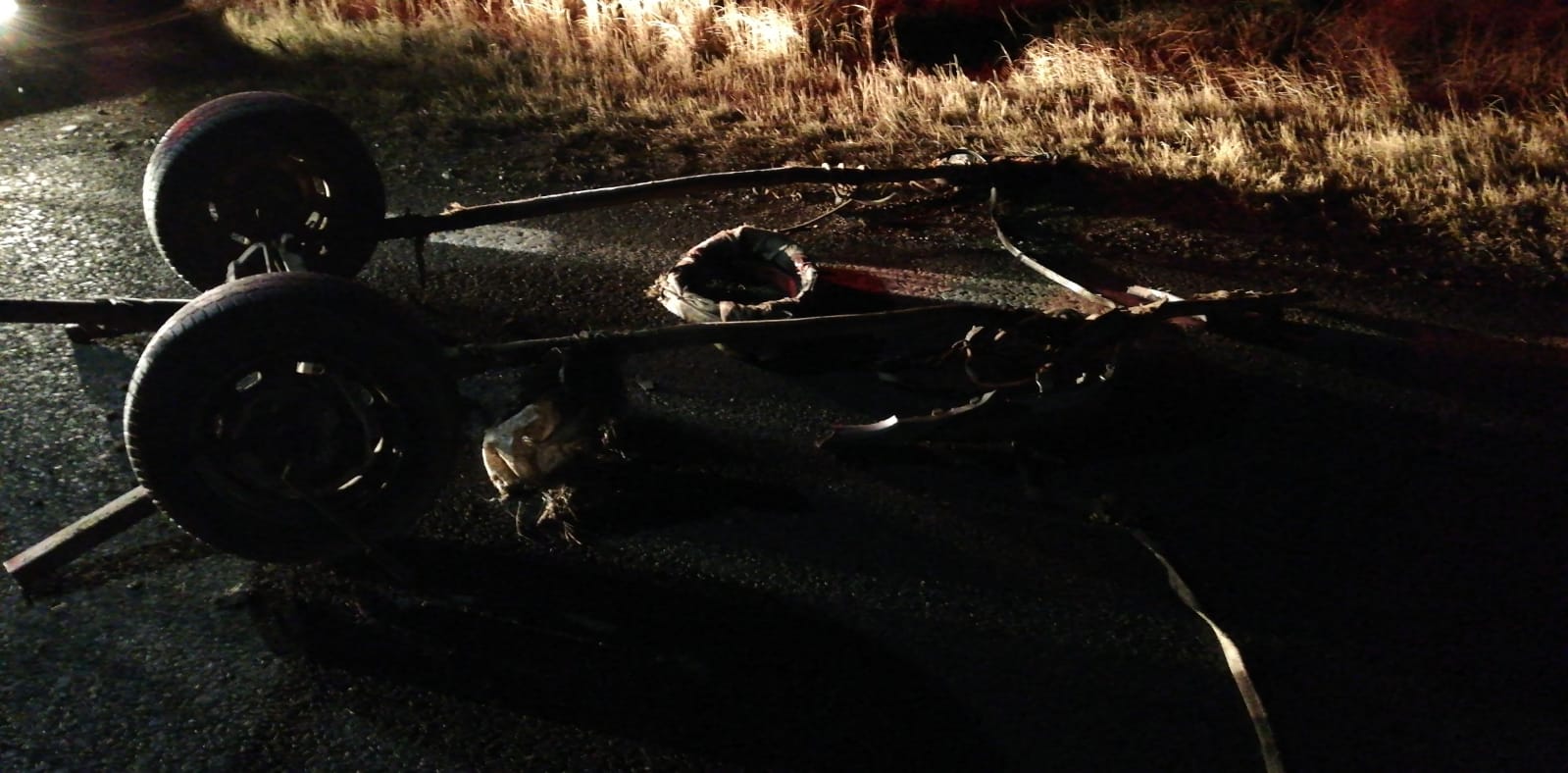 CONSTANȚA/FOTO: Un mort şi trei răniţi în urma coliziunii dintre un autoturism şi o căruță
