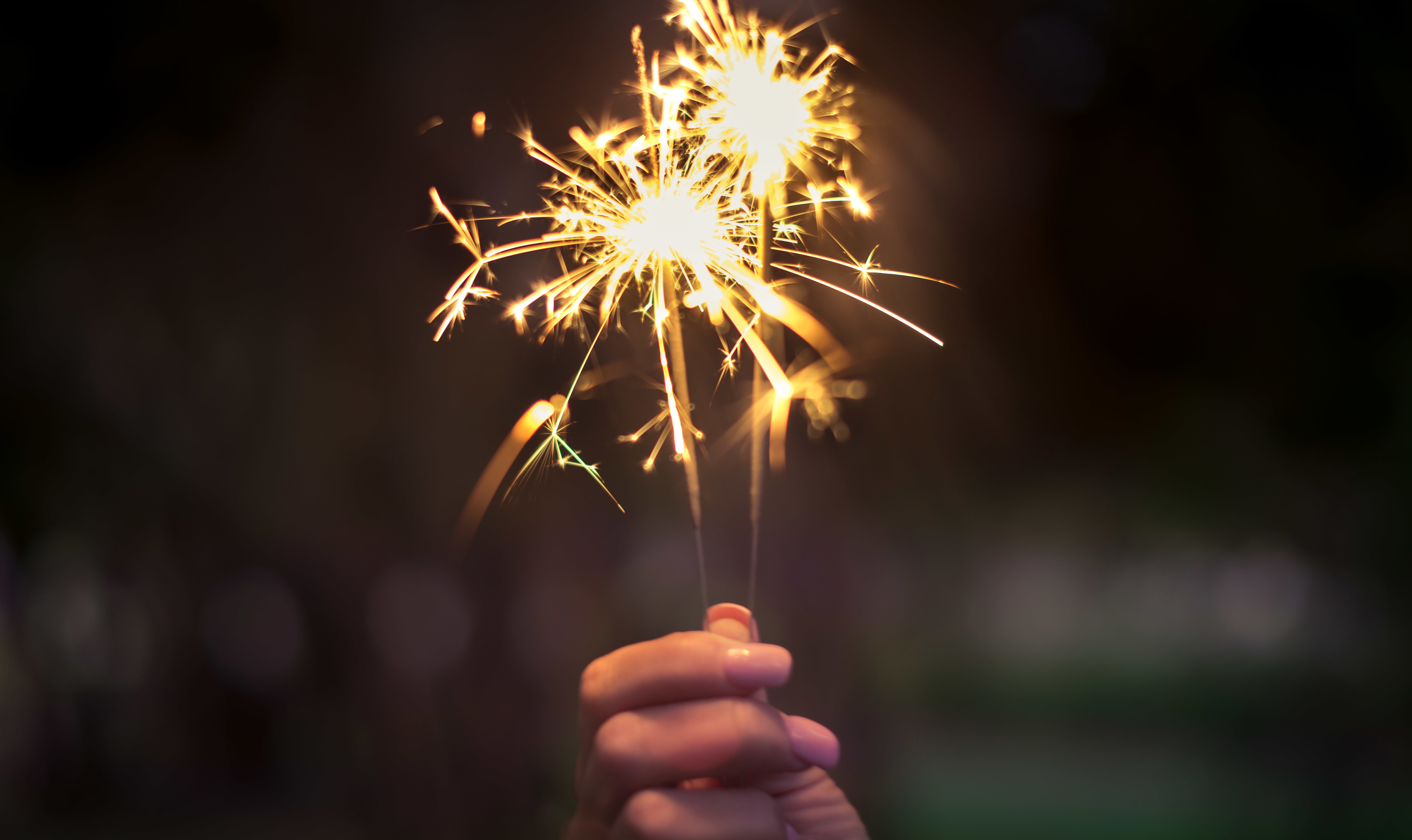 Atenție la artificii! Atunci când sunt folosite necorespunzător, pot provoca arsuri